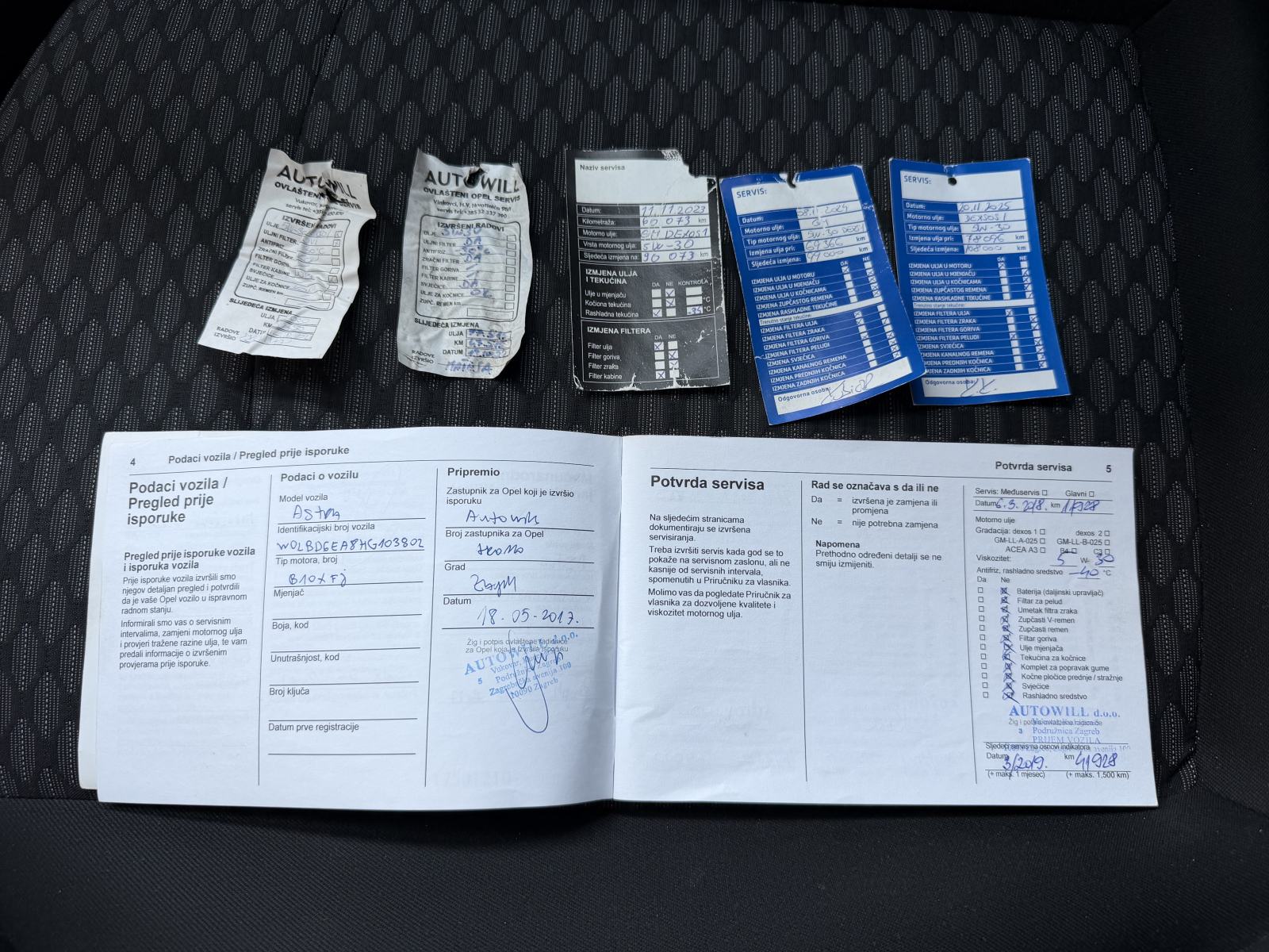 Opel Astra 1,0 Turbo, fotografija 19
