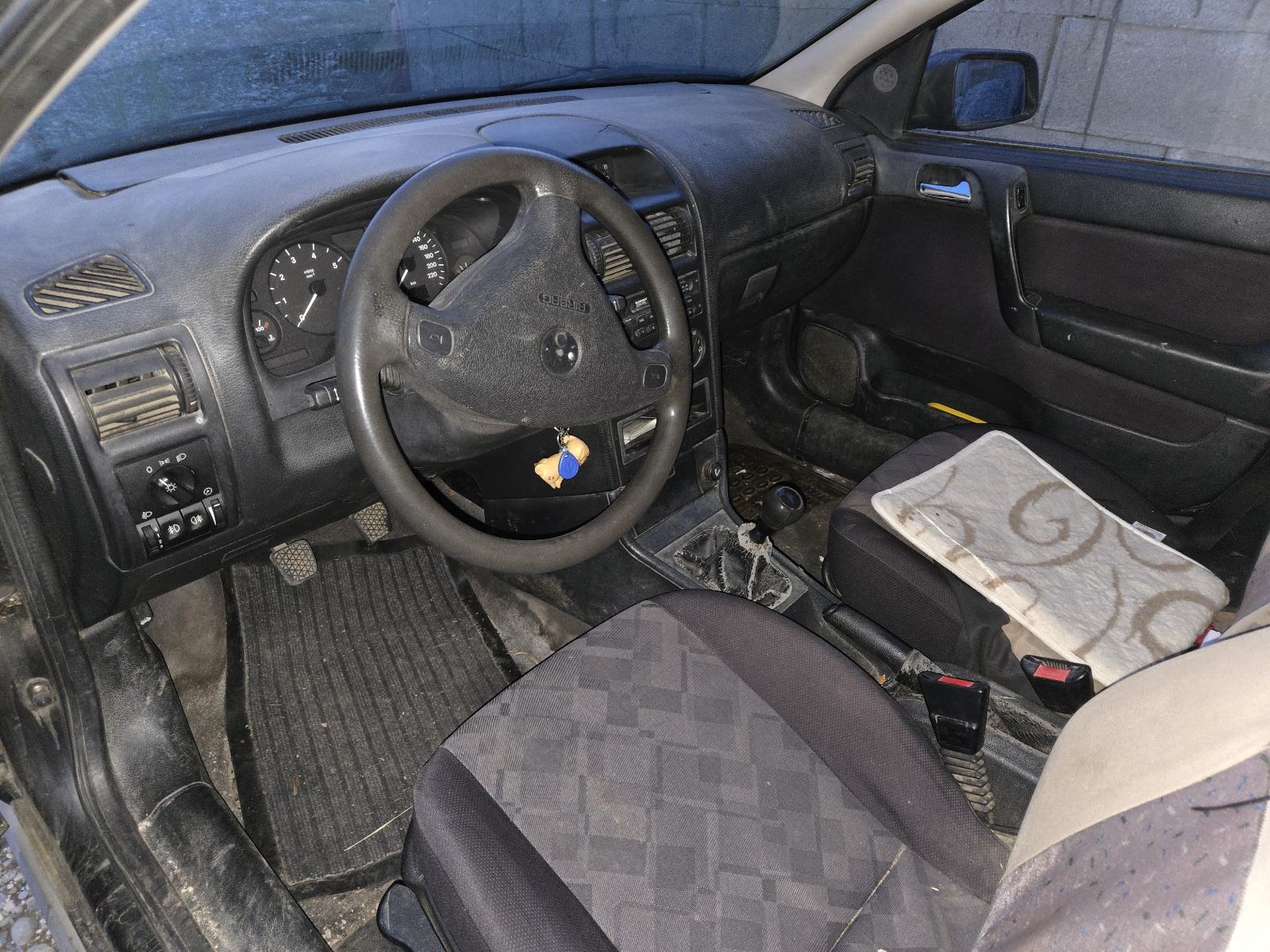 Opel Astra 1,2 Club, fotografija 5