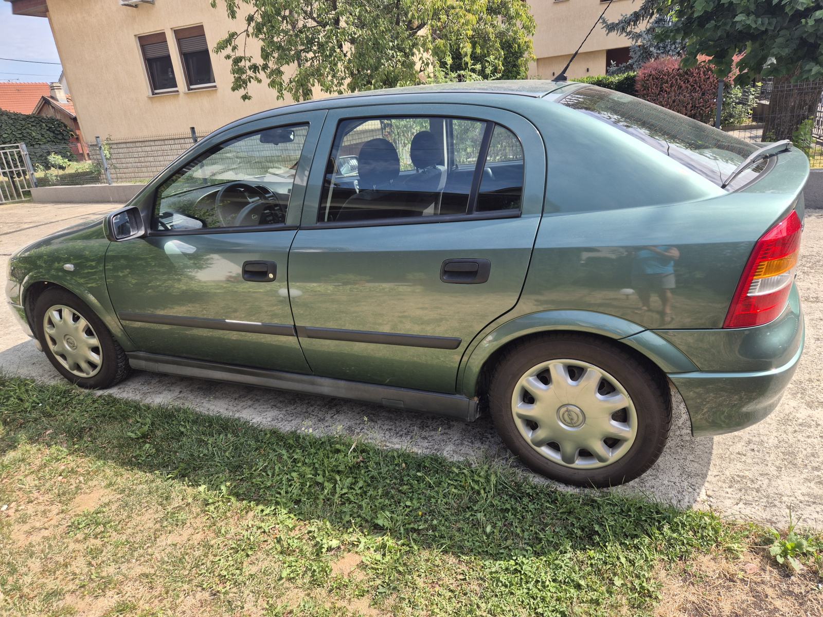 Opel Astra 1,2, fotografija 3