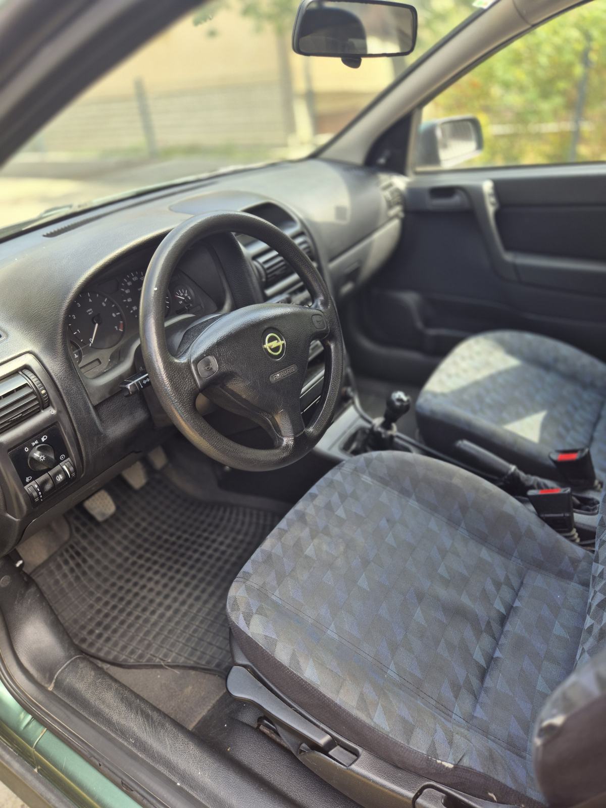 Opel Astra 1,2, fotografija 6