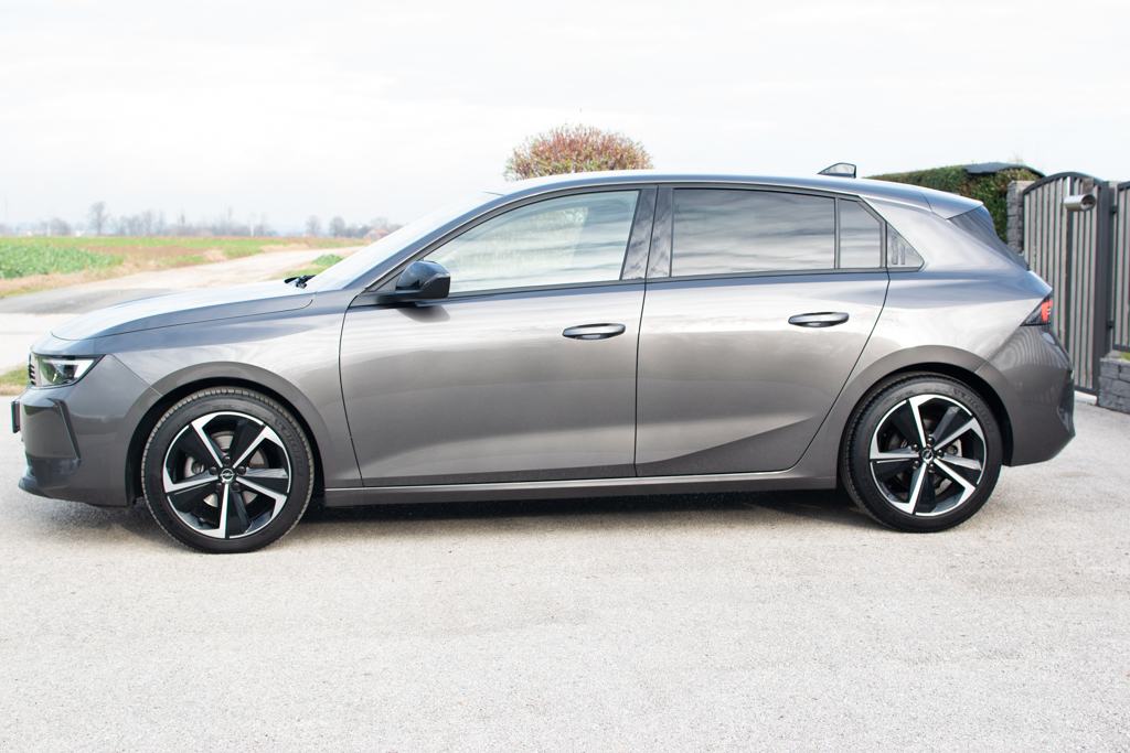 Opel Astra 1,2 Turbo 96 KW ELEGANCE SAMO 14500 KM KAO NOVA, fotografija 4