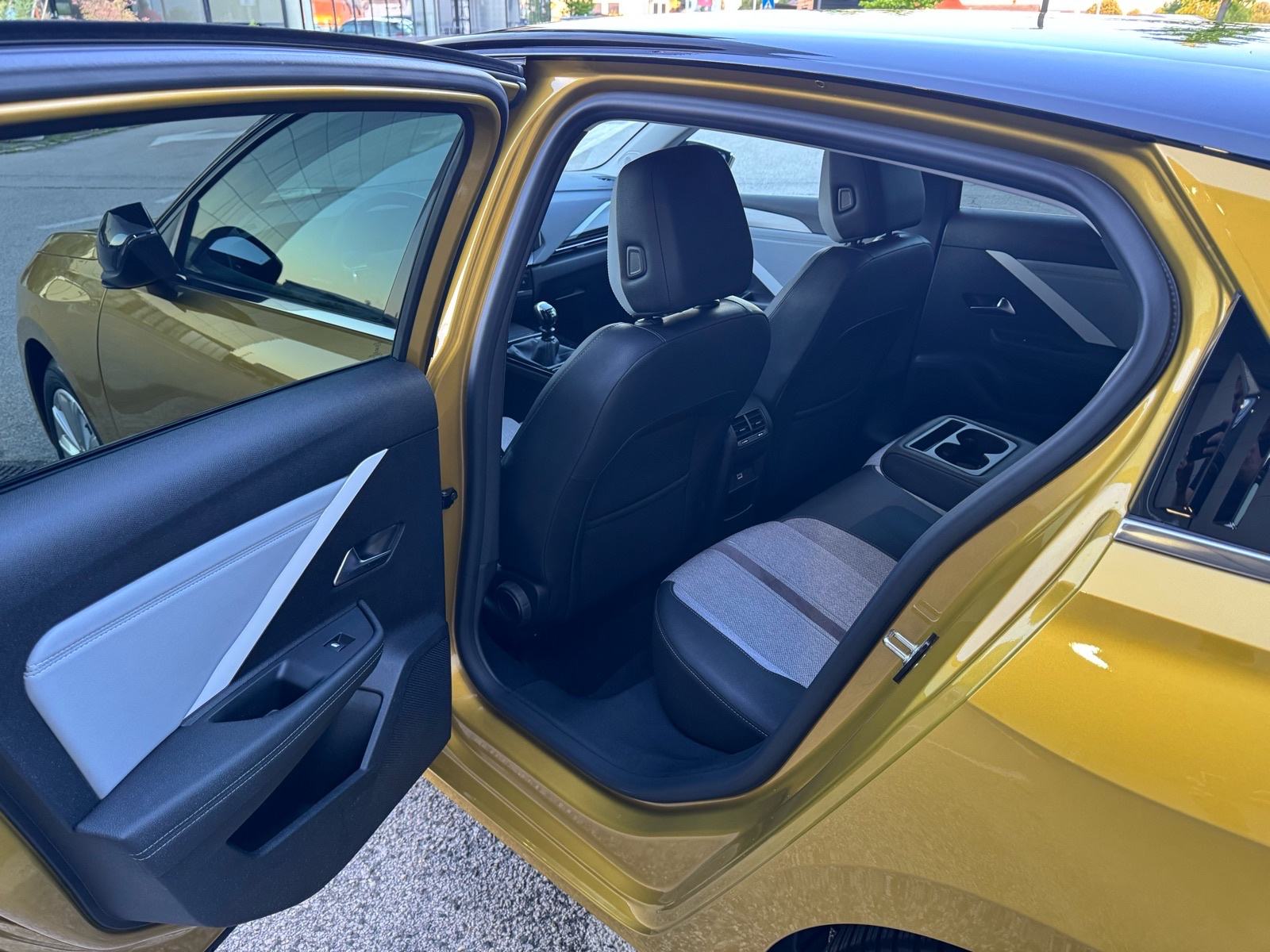 Opel Astra 1,2 Turbo *ELEGANCE,96 KW,ORIGINAL KM,2xKLJUČA,FULL OPREMA*, fotografija 11