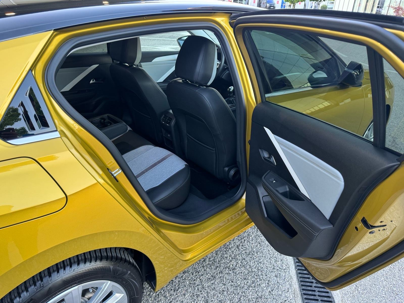 Opel Astra 1,2 Turbo *ELEGANCE,96 KW,ORIGINAL KM,2xKLJUČA,FULL OPREMA*, fotografija 13