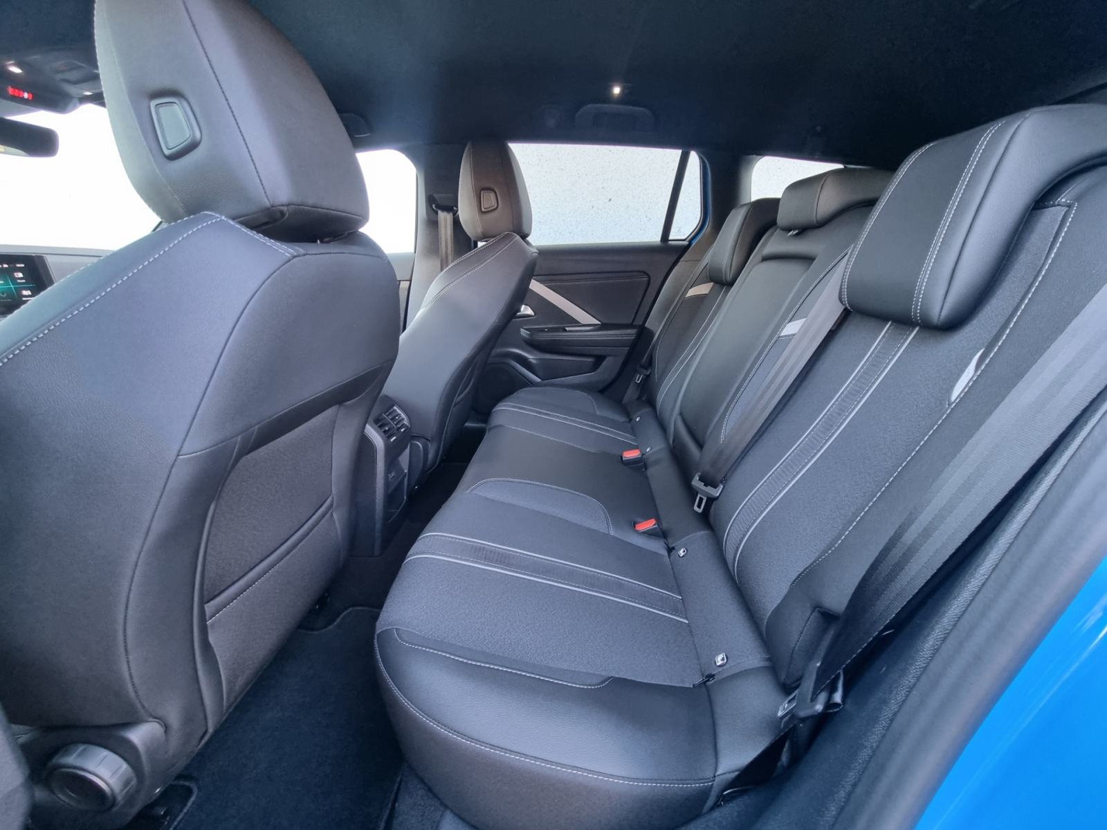 Opel Astra 1.2 Turbo GS Avtomatik - KOT NOV - SAMO 20.790km, fotografija 9