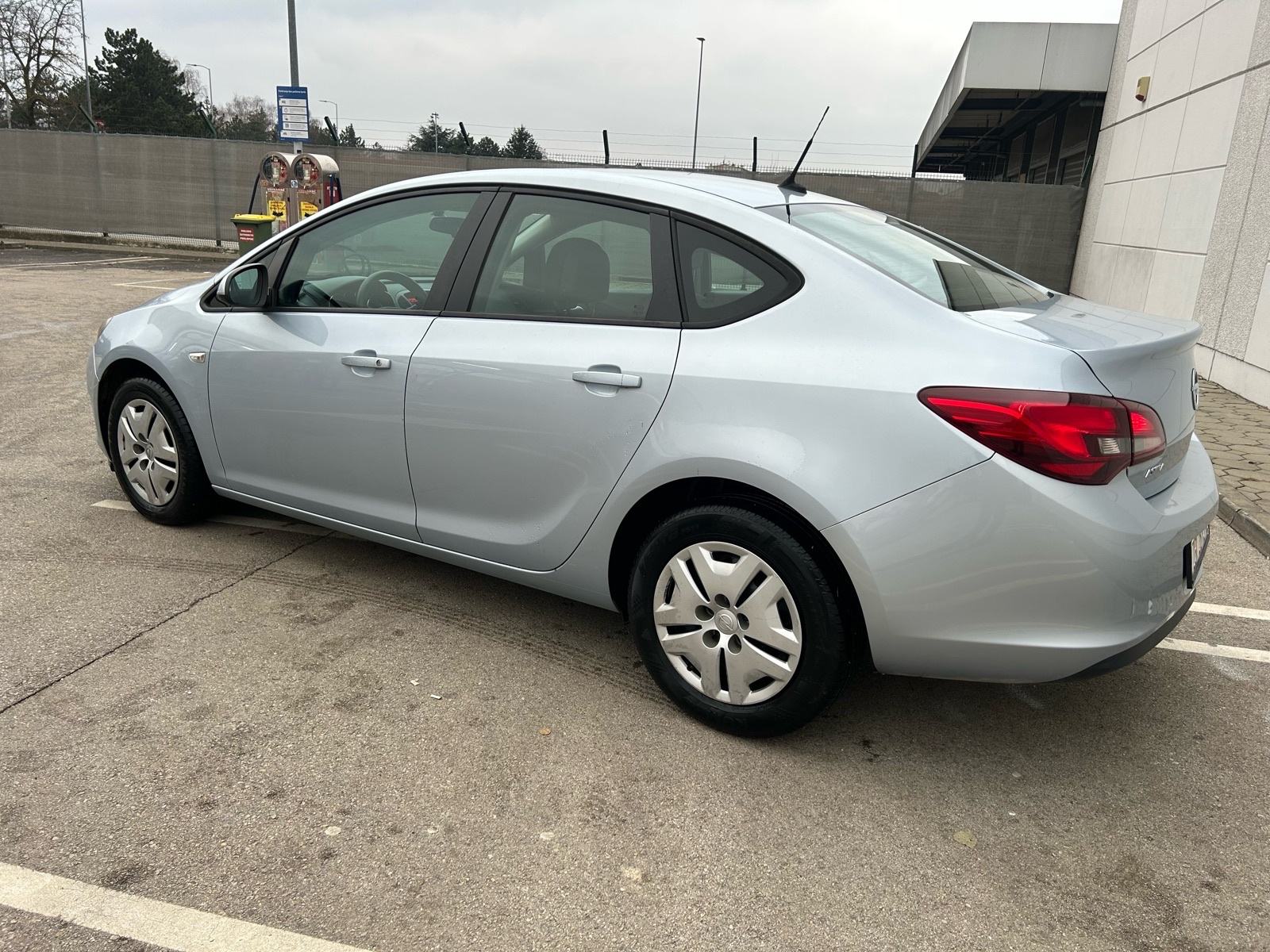 Opel Astra 1.3 CDTi // HR AUTO // U ODLICNOM STANJU, fotografija 6