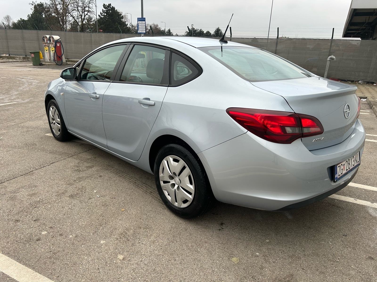 Opel Astra 1.3 CDTi // HR AUTO // U ODLICNOM STANJU, fotografija 7