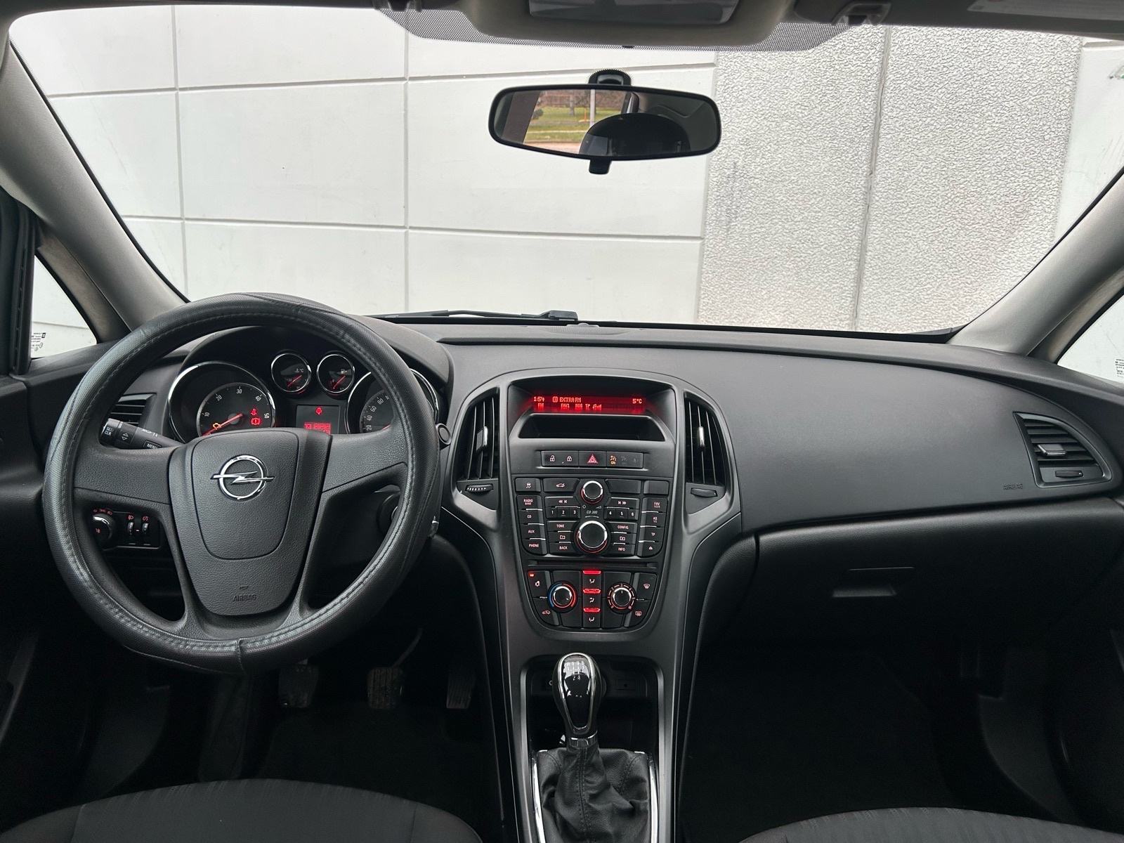 Opel Astra 1.3 CDTi // HR AUTO // U ODLICNOM STANJU, fotografija 9
