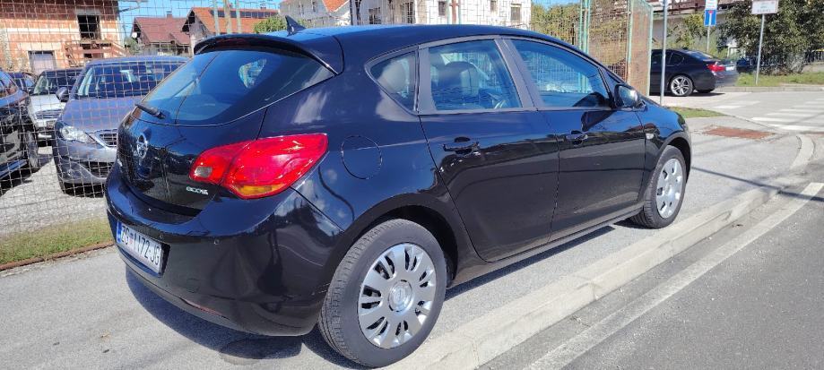 Opel Astra 1,3 CDTI, fotografija 7