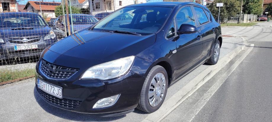 Opel Astra 1,3 CDTI, fotografija 2