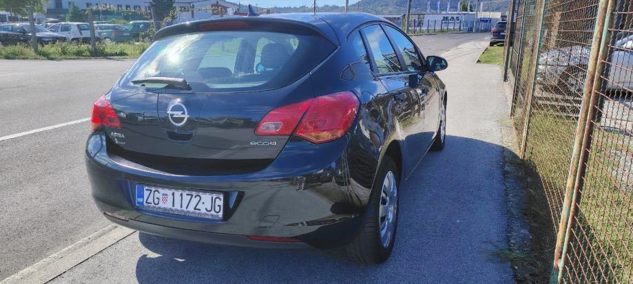 Opel Astra 1,3 CDTI, fotografija 8
