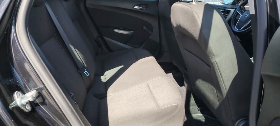 Opel Astra 1,3 CDTI, fotografija 12