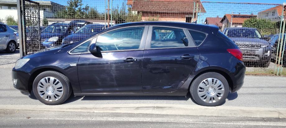 Opel Astra 1,3 CDTI, fotografija 3