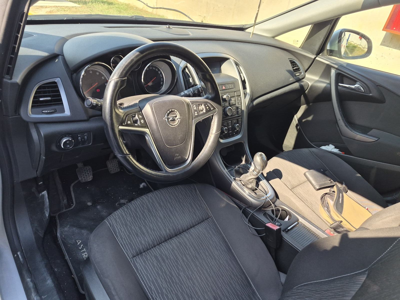 Opel Astra 1.4, 143000 km, 2015 g., fotografija 5