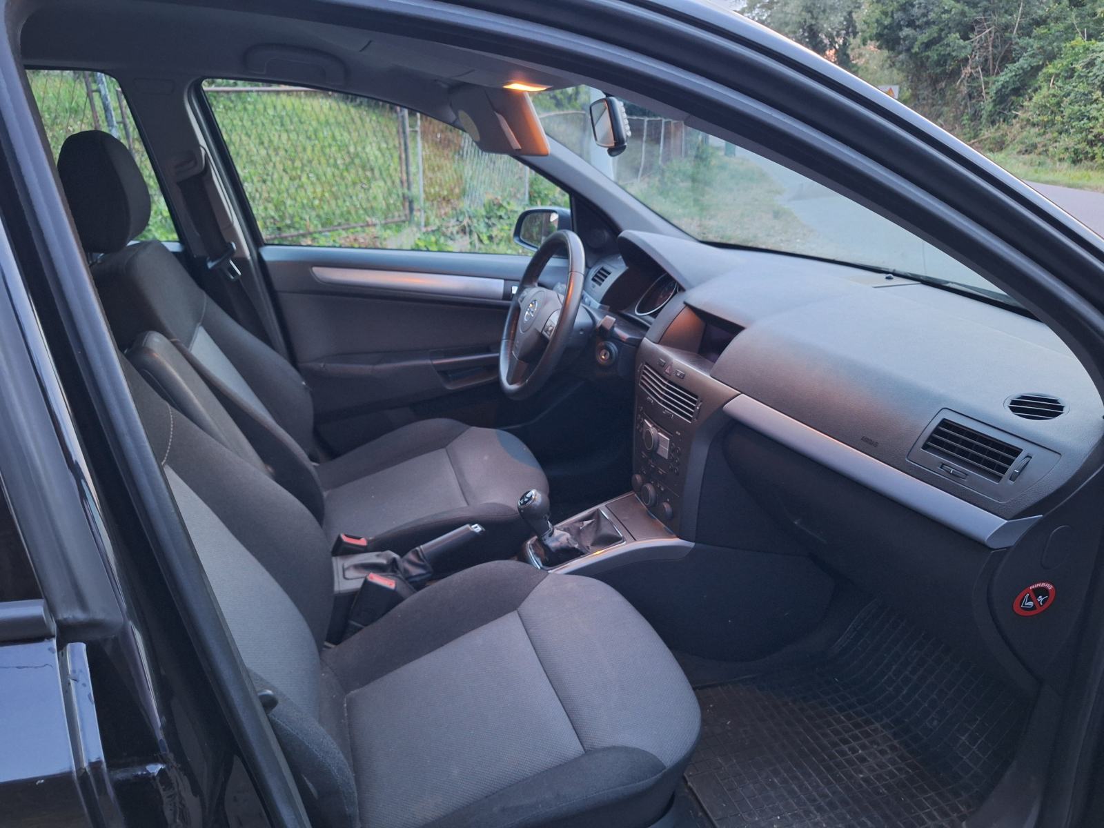 Opel Astra 1,4 i ,150 tkm kao nova, fotografija 10