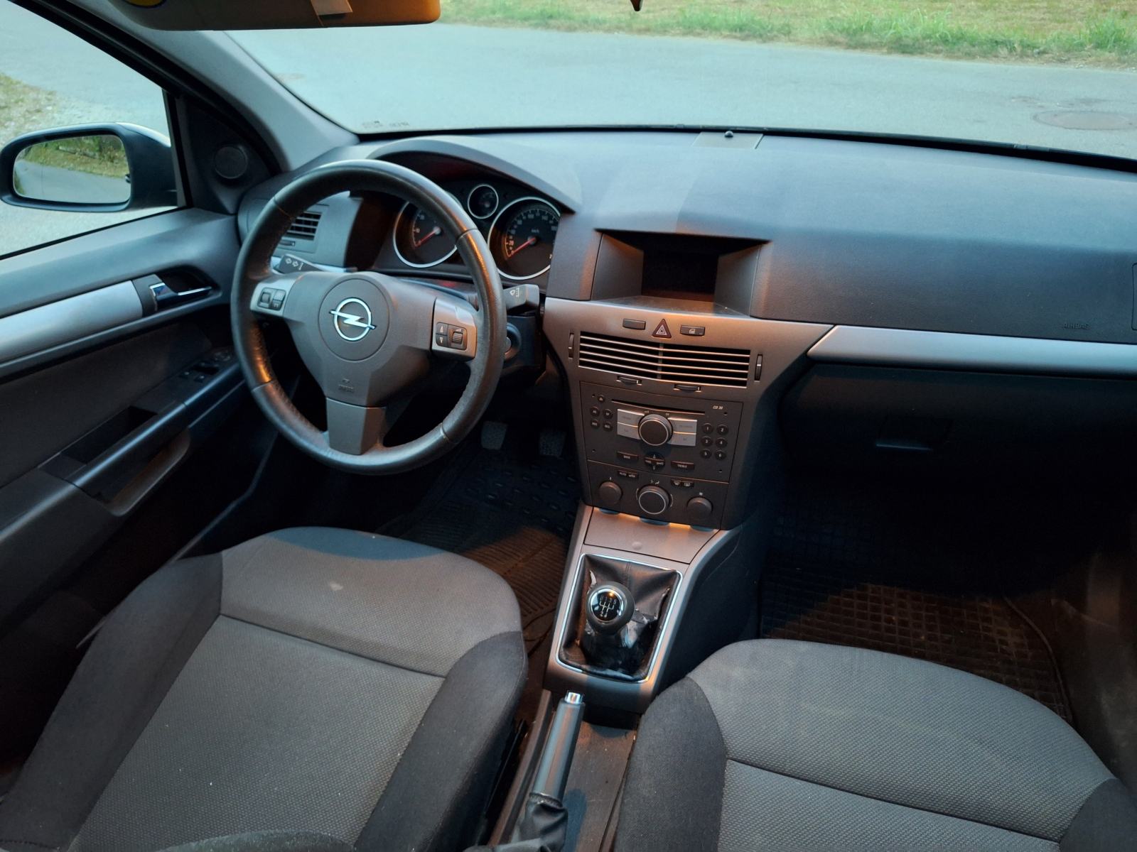 Opel Astra 1,4 i ,150 tkm kao nova, fotografija 11