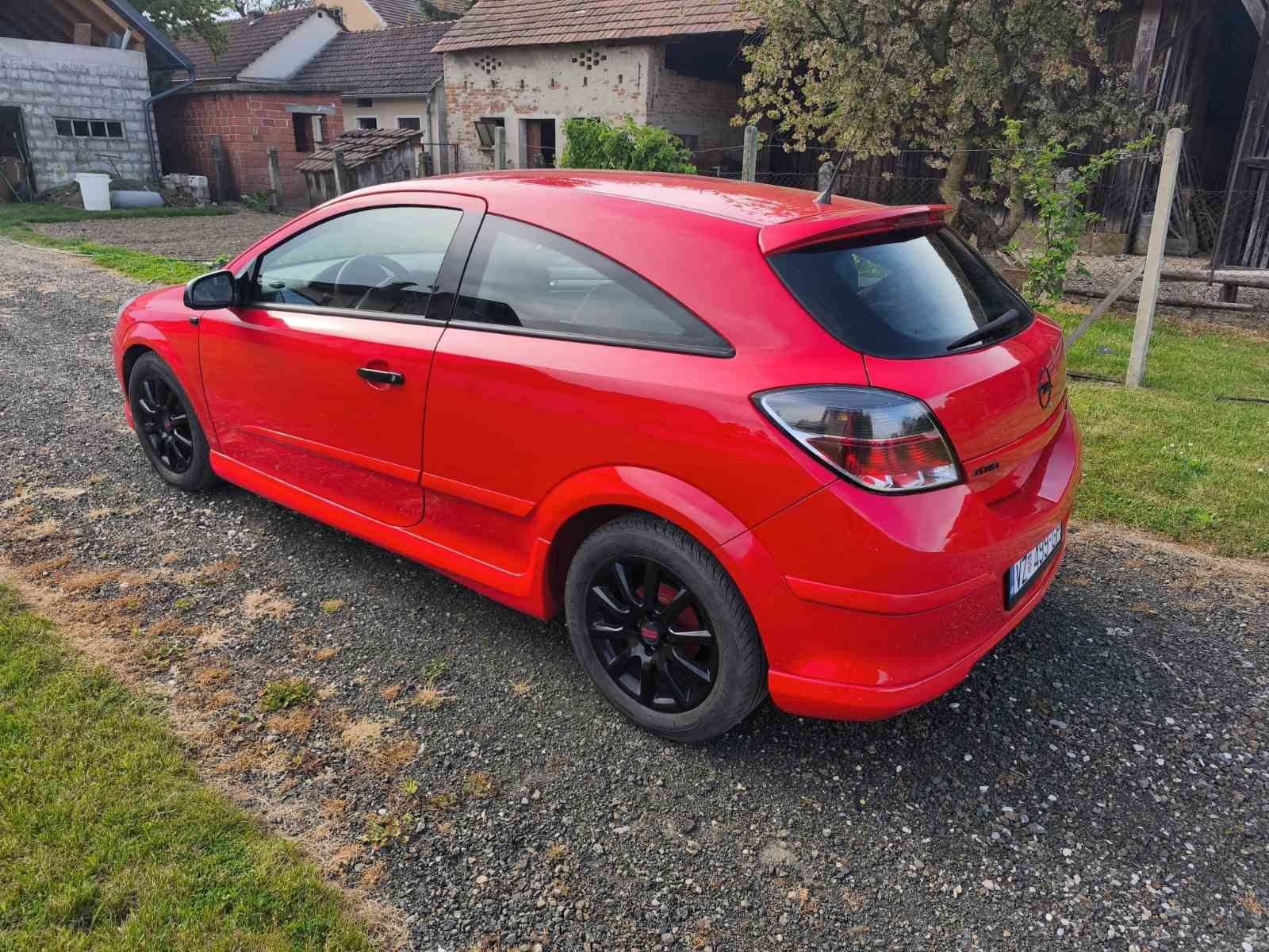 Opel Astra 1,4 16V Easytronic, pogled izvana - slika 5