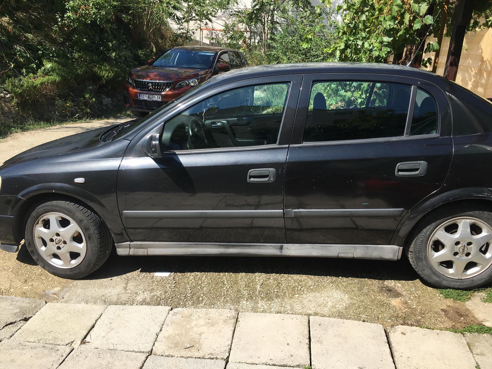 Opel Astra 1,4 • 2000. godište • prvi vlasnik • očuvan i registriran, pogled izvana - slika 1