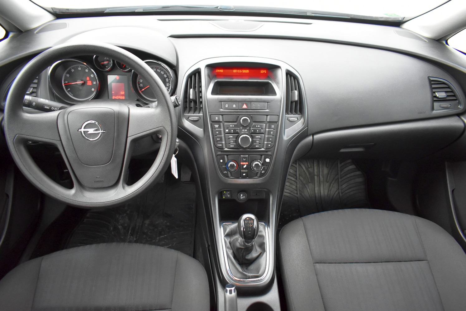 Opel Astra 1.4 LPG Essentia *HR* SERVISNA, 1. VLASNIK*, fotografija 4
