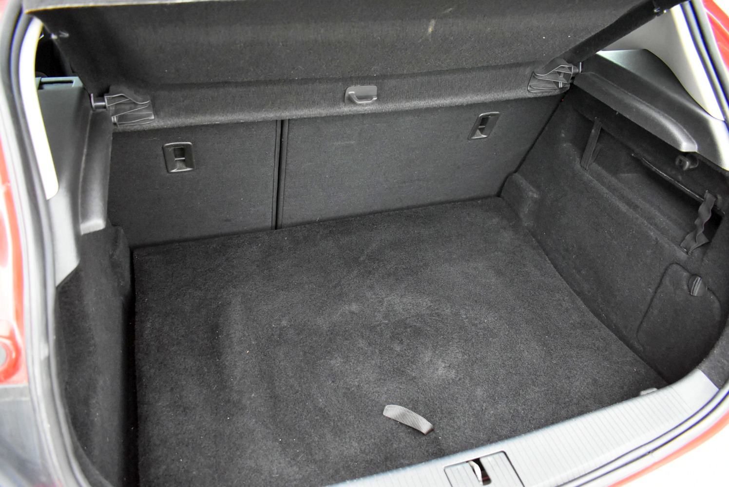 Opel Astra 1.4 LPG Essentia *HR* SERVISNA, 1. VLASNIK*, fotografija 9