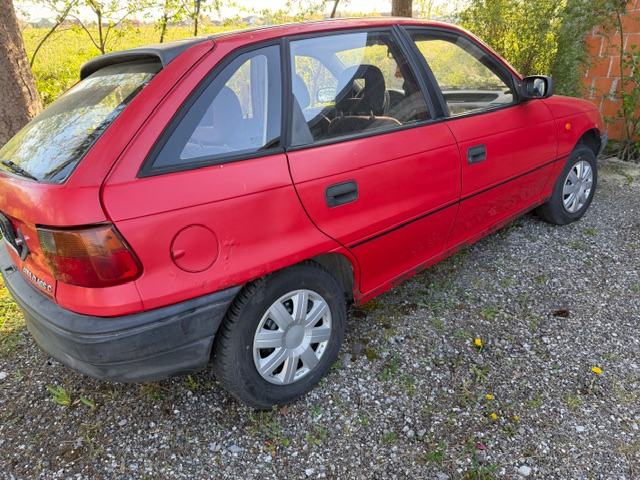Opel Astra 1,4, fotografija 8