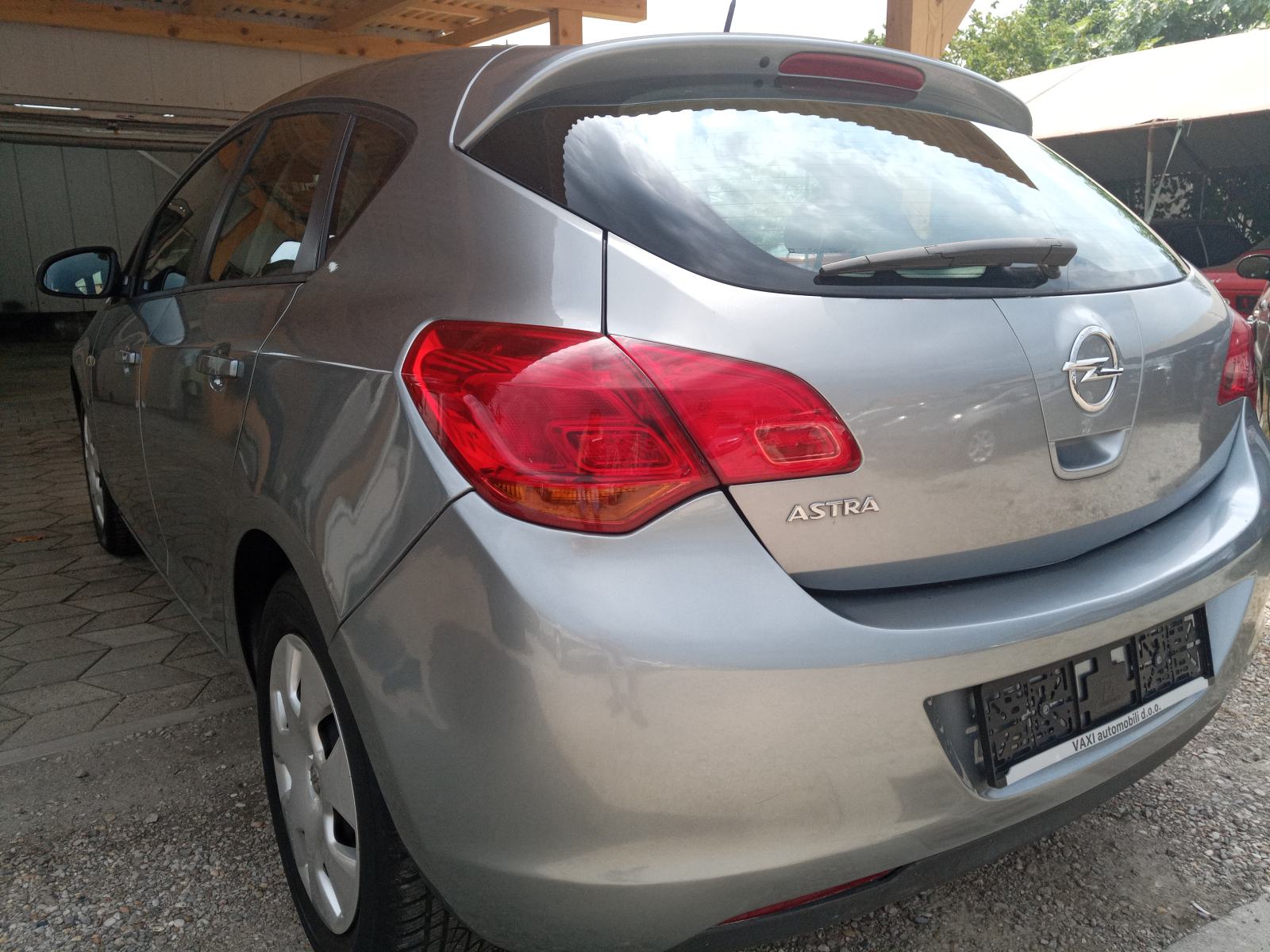 Opel Astra 1,4, fotografija 4