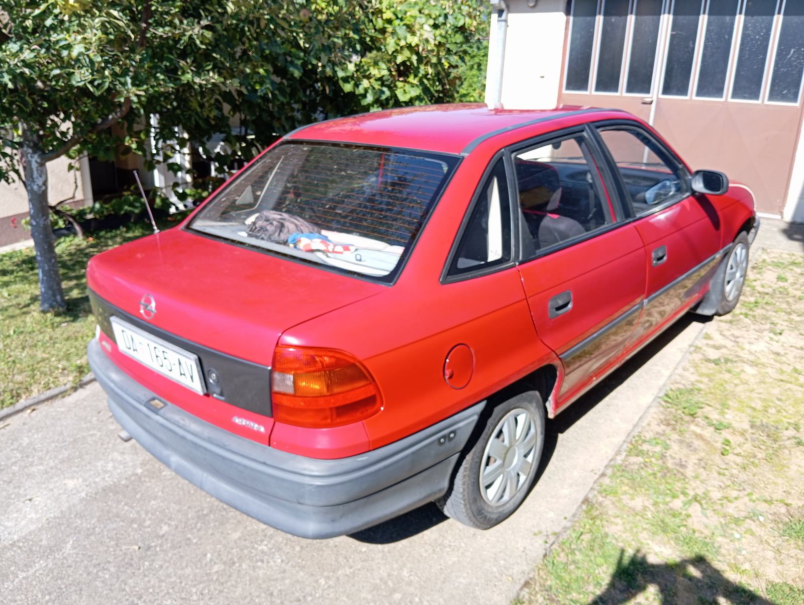 Opel Astra 1,4 i, pogled izvana - slika 2