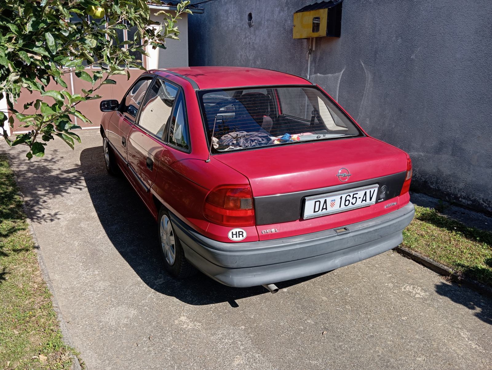 Opel Astra 1,4 i, pogled izvana - slika 4