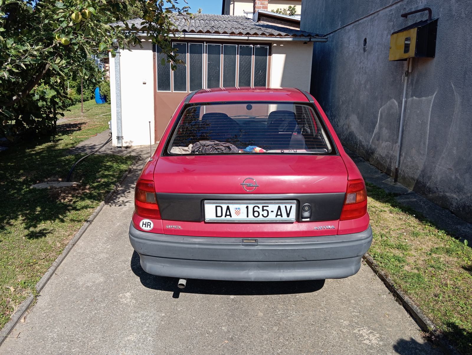Opel Astra 1,4 i, fotografija 6