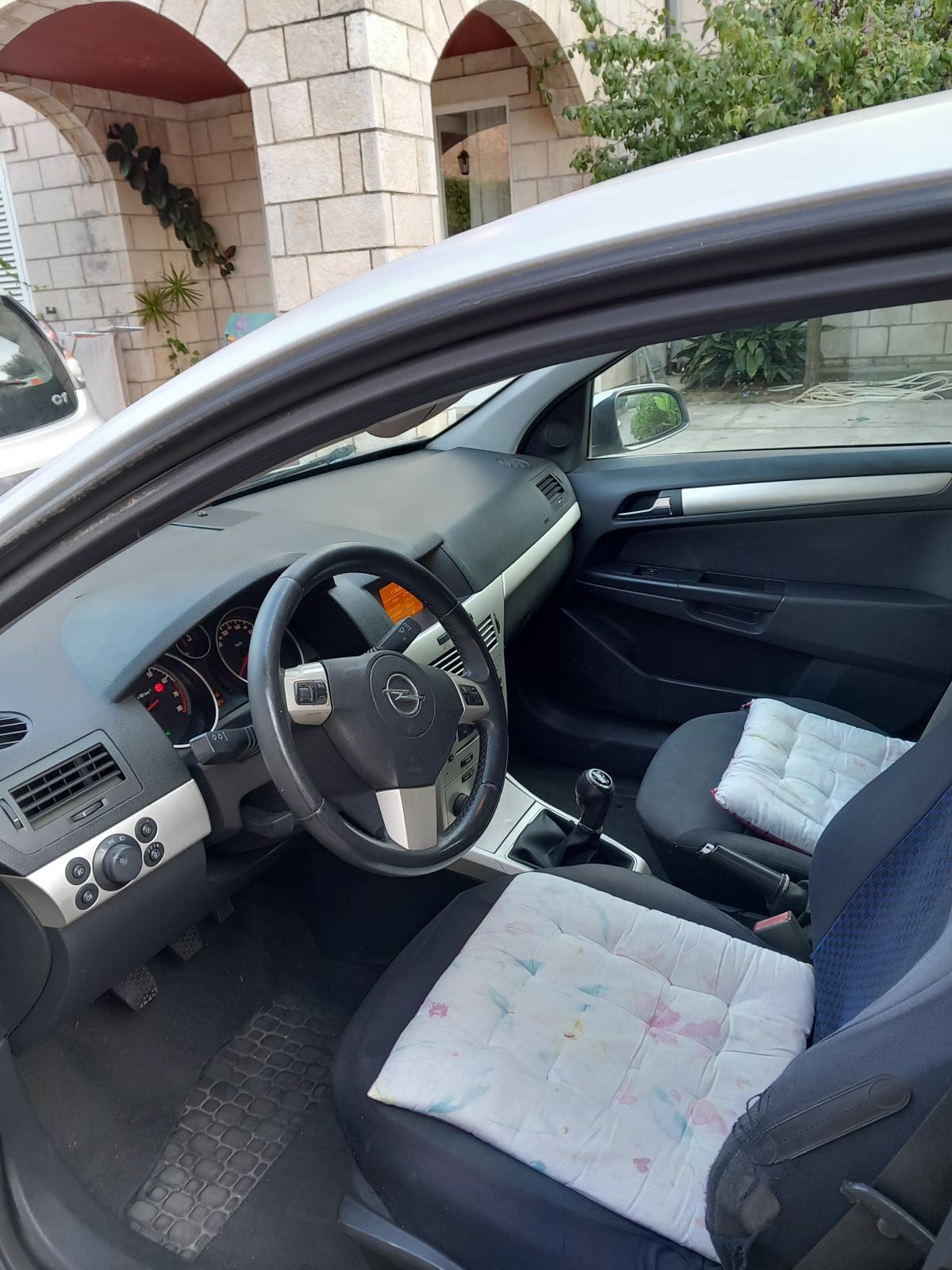 Opel Astra 1,4, fotografija 3