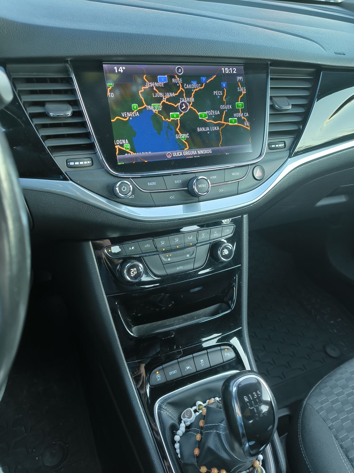Opel Astra 1.4 T, fotografija 10