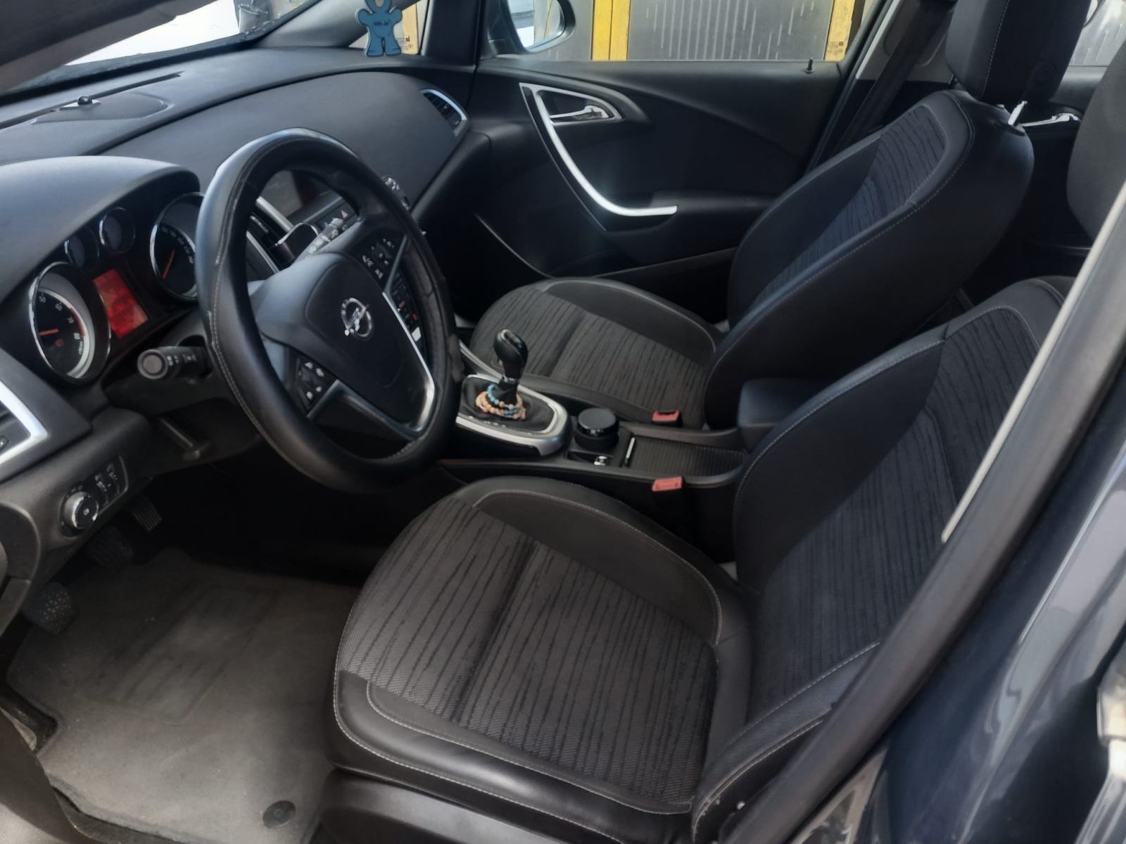 Opel Astra J 1.4, fotografija 6