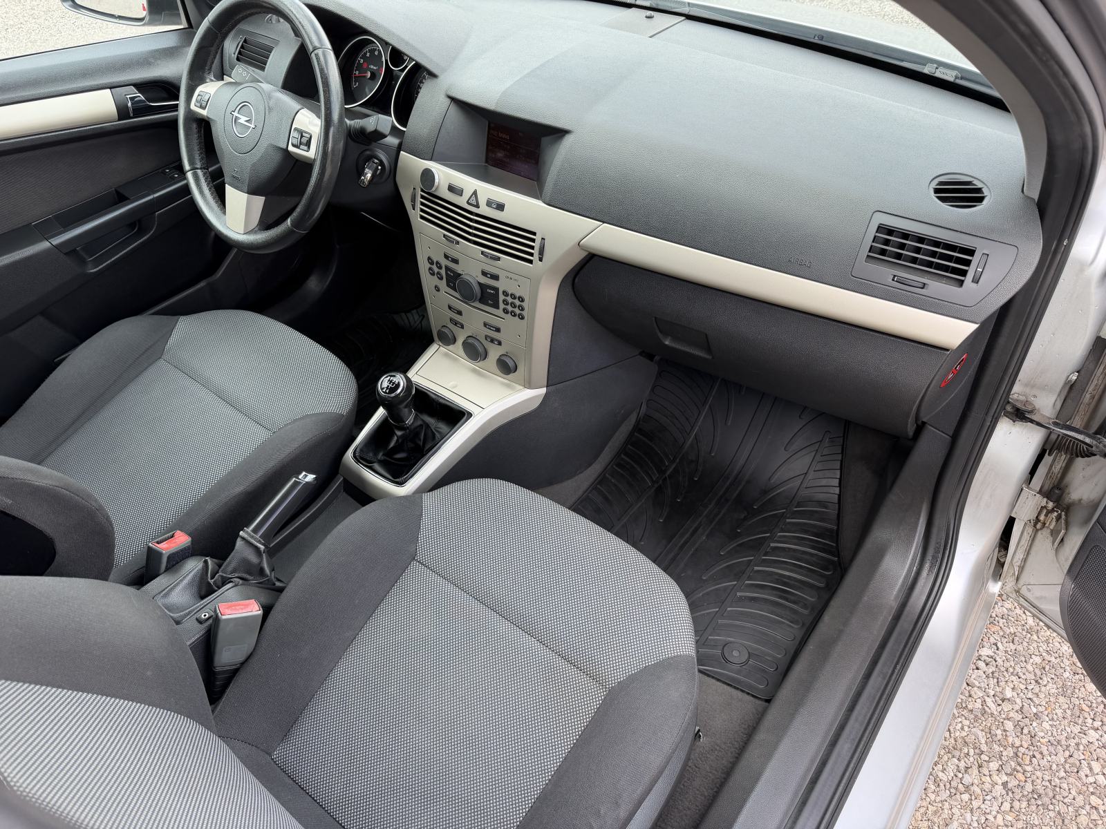 Opel Astra 1,4 - TOP STANJE - NOVE GUME - NOVO KVAČILO, fotografija 7