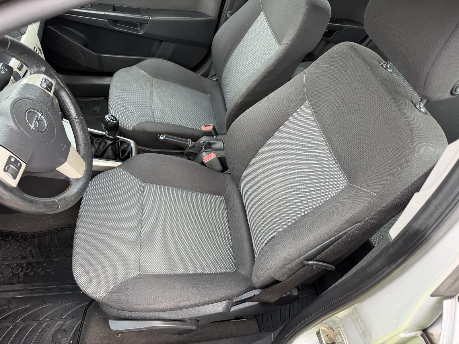 Opel Astra 1,4 - TOP STANJE - NOVE GUME - NOVO KVAČILO, fotografija 14