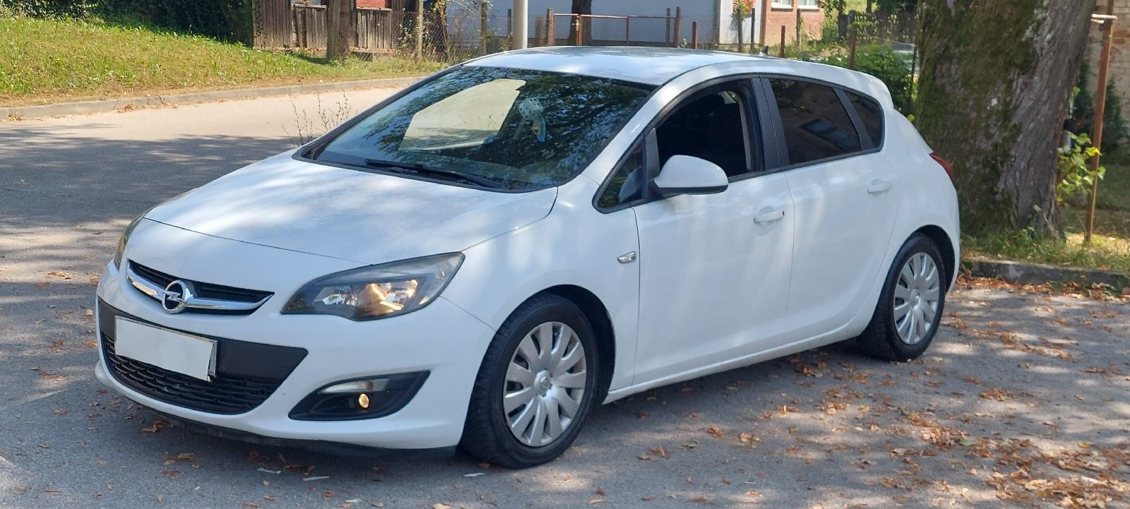 Opel Astra 1.4 turbo, fotografija 3