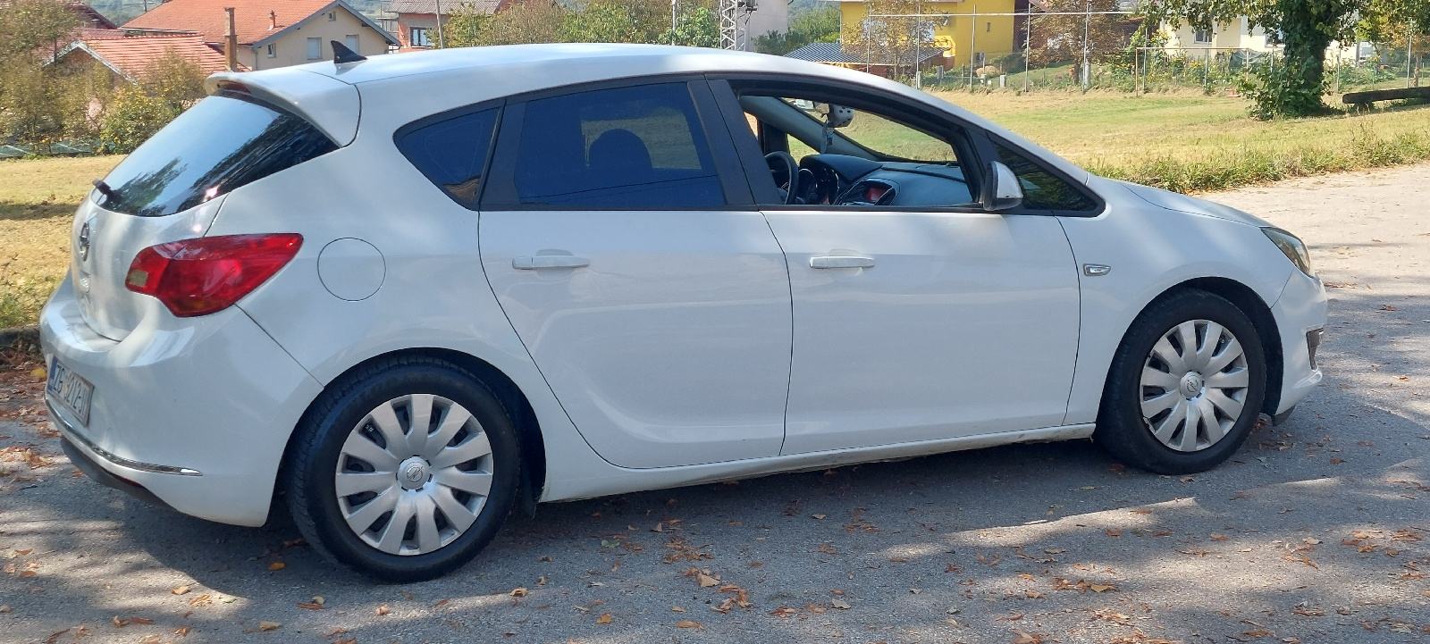 Opel Astra 1.4 turbo, fotografija 4