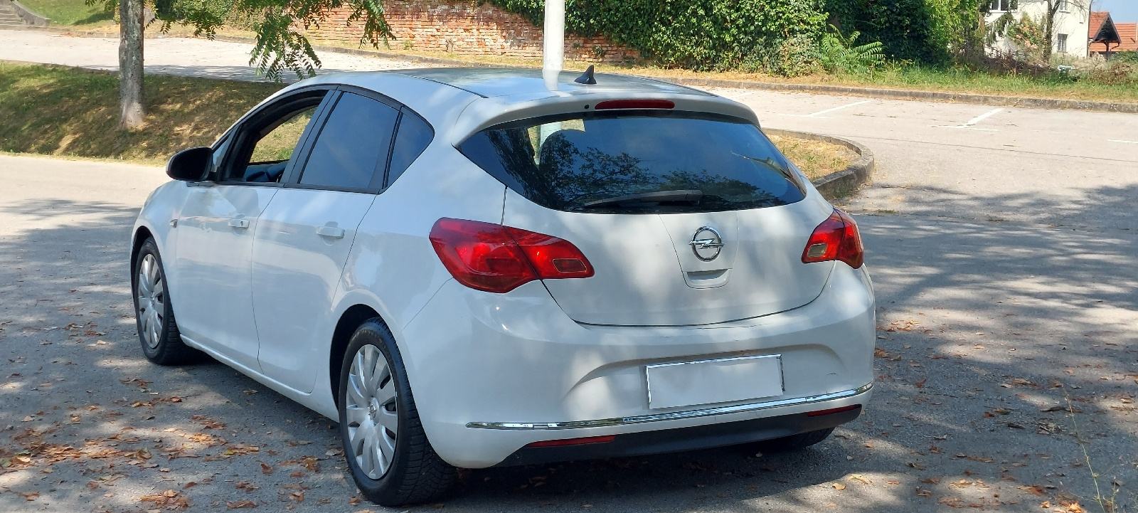 Opel Astra 1.4 turbo, fotografija 5