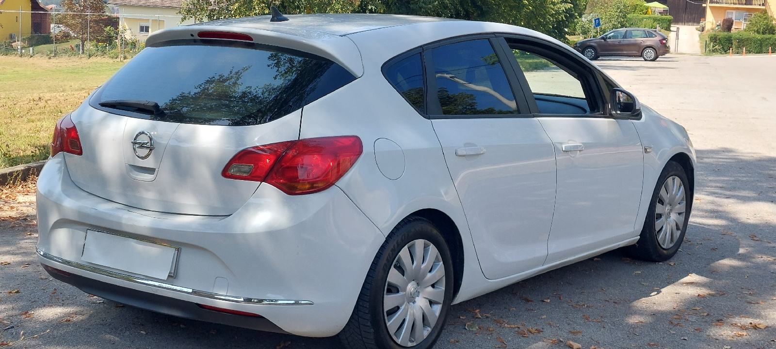 Opel Astra 1.4 turbo, fotografija 6