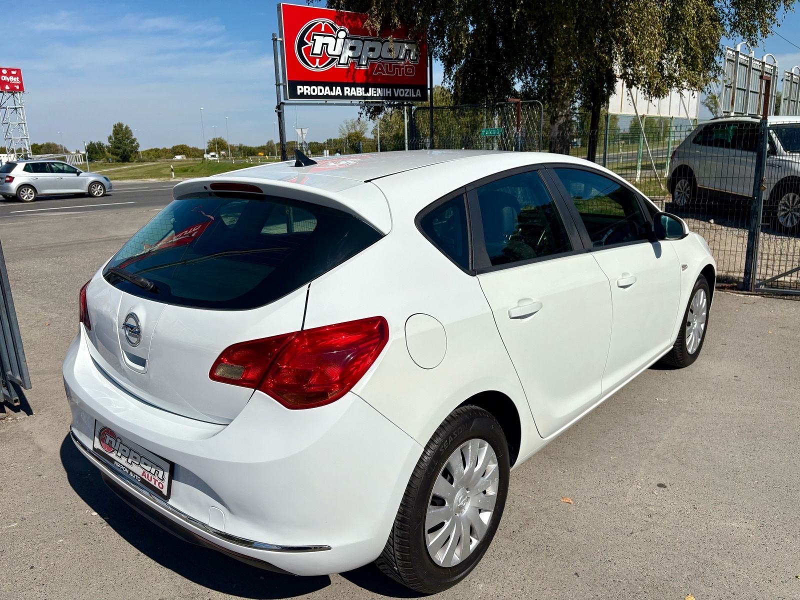Opel Astra 1,4 PLIN KLIMA - VELIKI SERVIS - AUTOKREDIT, fotografija 6
