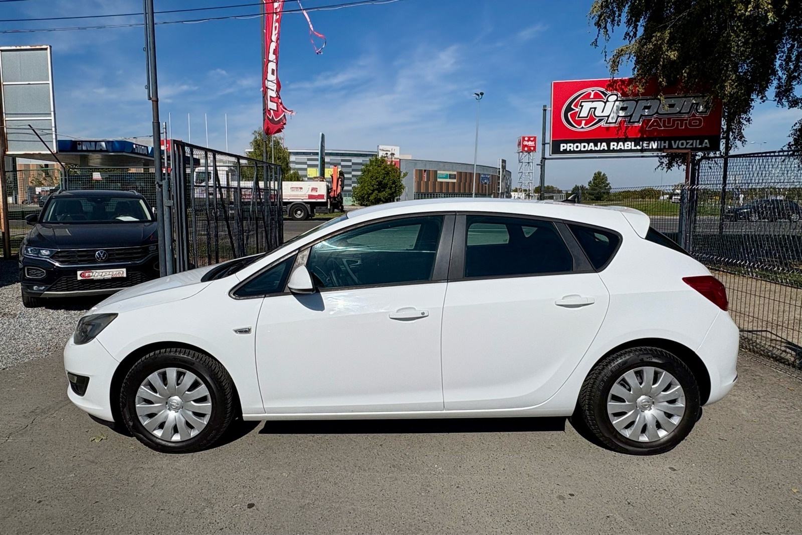 Opel Astra 1,4 PLIN KLIMA - VELIKI SERVIS - AUTOKREDIT, fotografija 3