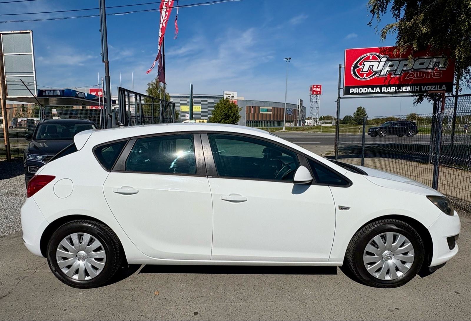 Opel Astra 1,4 PLIN KLIMA - VELIKI SERVIS - AUTOKREDIT, fotografija 7
