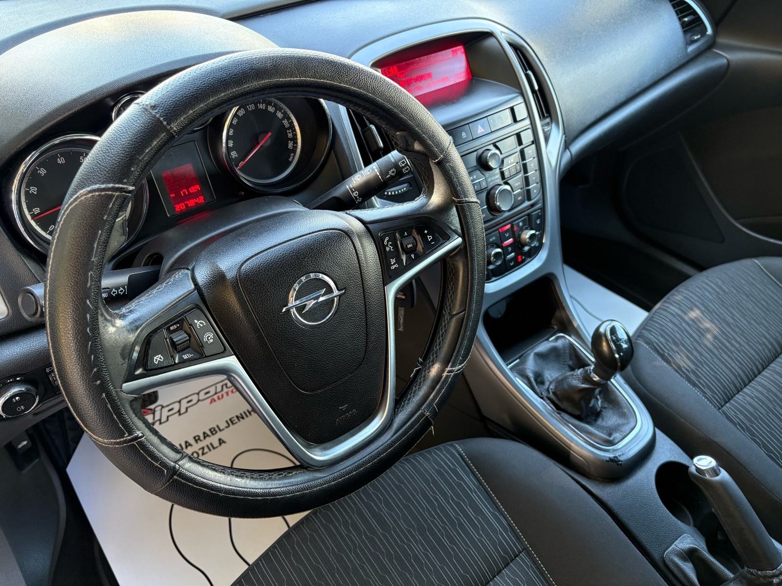 Opel Astra 1,4 PLIN KLIMA - VELIKI SERVIS - AUTOKREDIT, fotografija 9