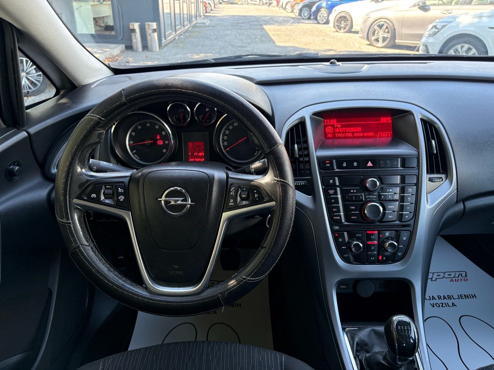 Opel Astra 1,4 PLIN KLIMA - VELIKI SERVIS - AUTOKREDIT, fotografija 13