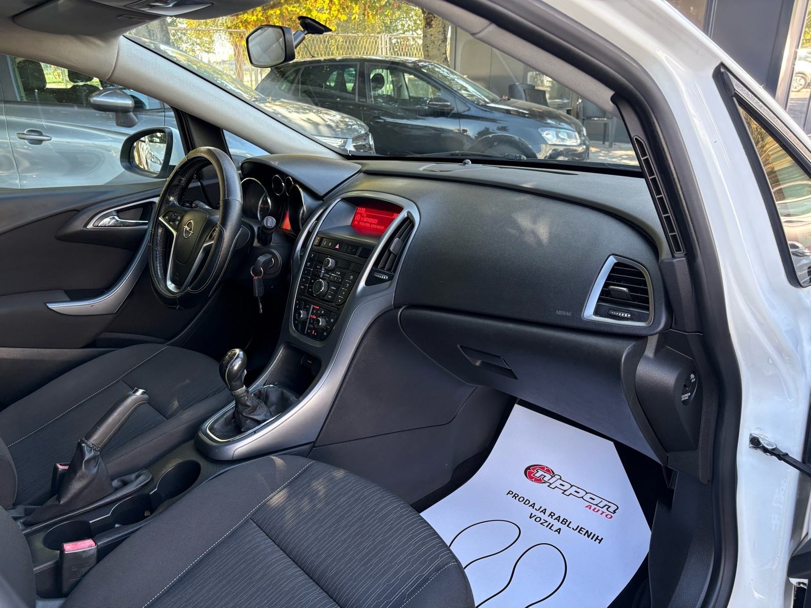 Opel Astra 1,4 PLIN KLIMA - VELIKI SERVIS - AUTOKREDIT, fotografija 17