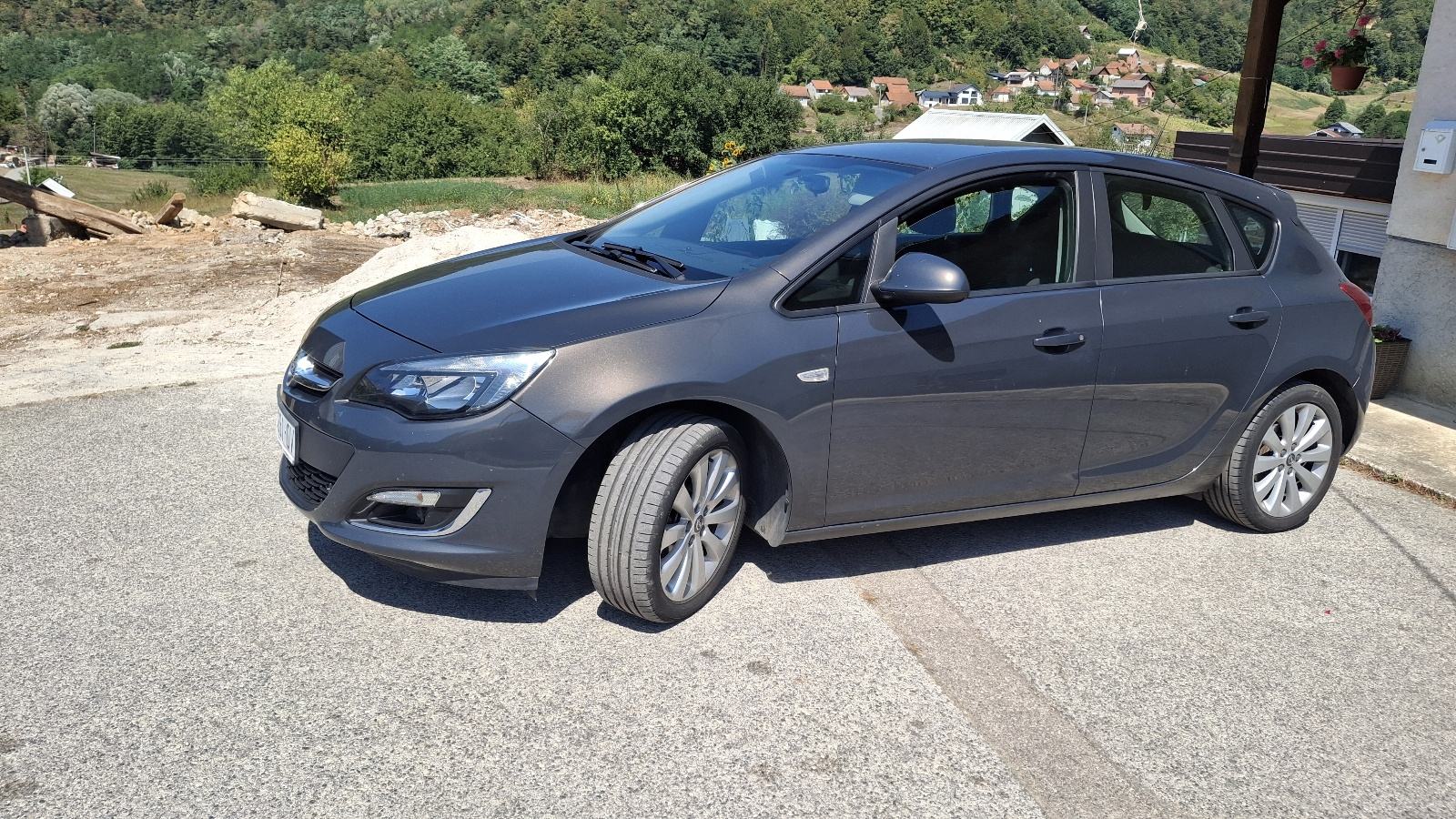 Opel Astra 1.4 turbo, fotografija 2