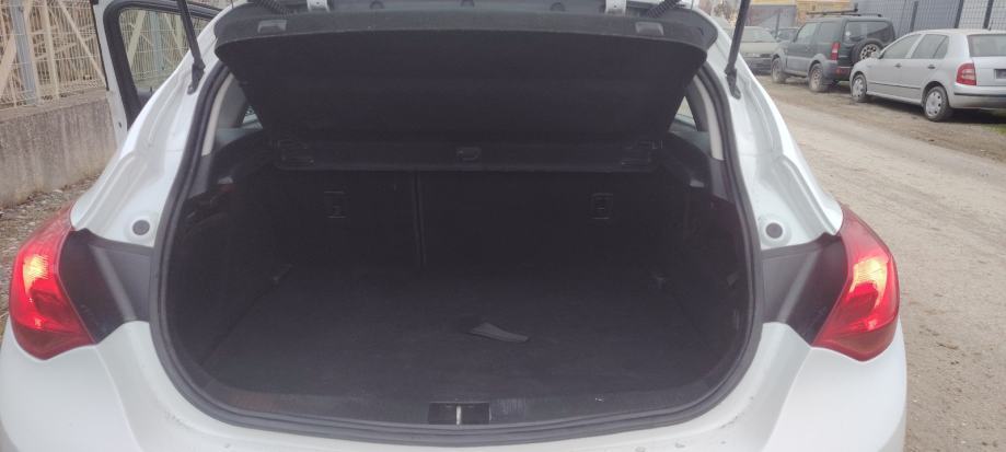 Opel Astra 1,4TURBO LPG ATESTIRAN, fotografija 3