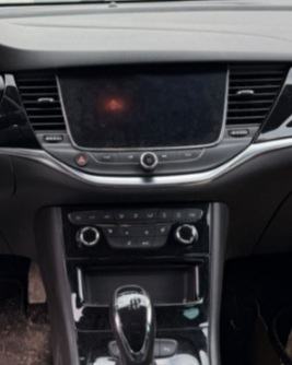 Opel Astra 1,5 D -NA IME-KLIMA-ALU-TOP OPREMA, fotografija 3