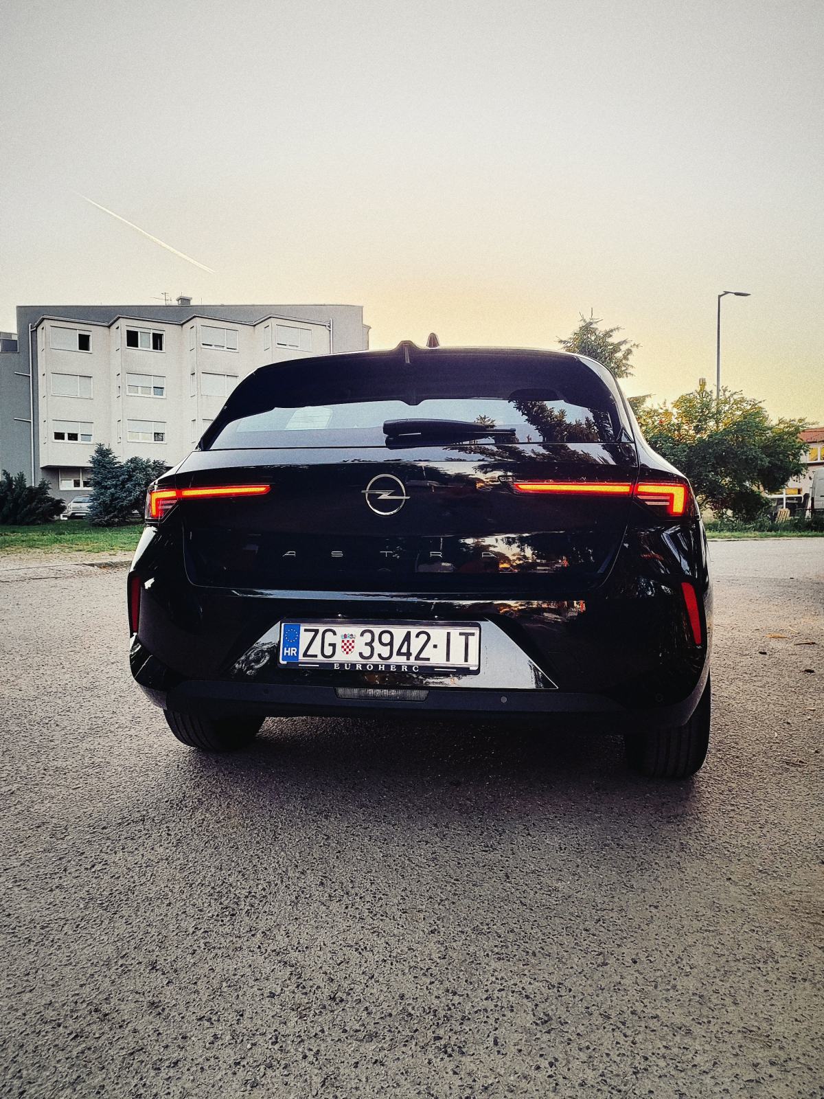 Opel Astra 1,5 DIESEL 130Ks 1 vlasnik HR.auto, fotografija 14
