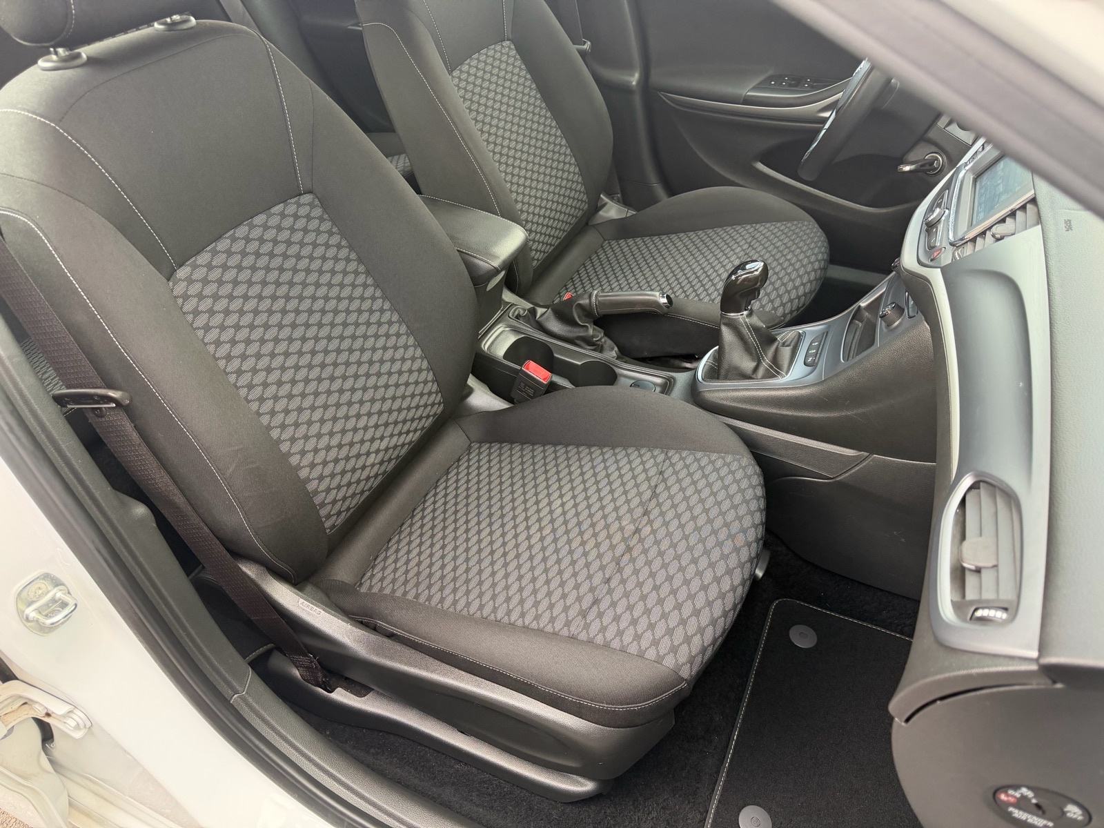 Opel Astra 1,5 D, fotografija 11