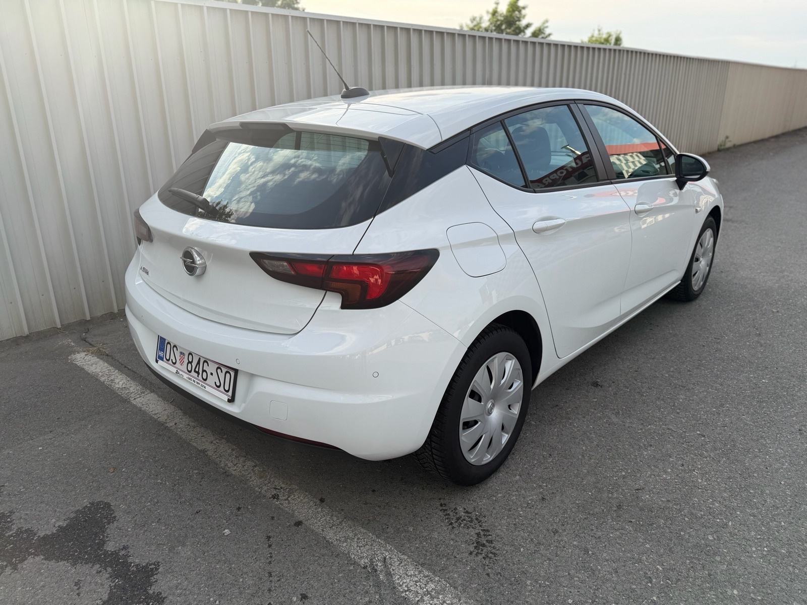 Opel Astra 1,5 D, fotografija 4