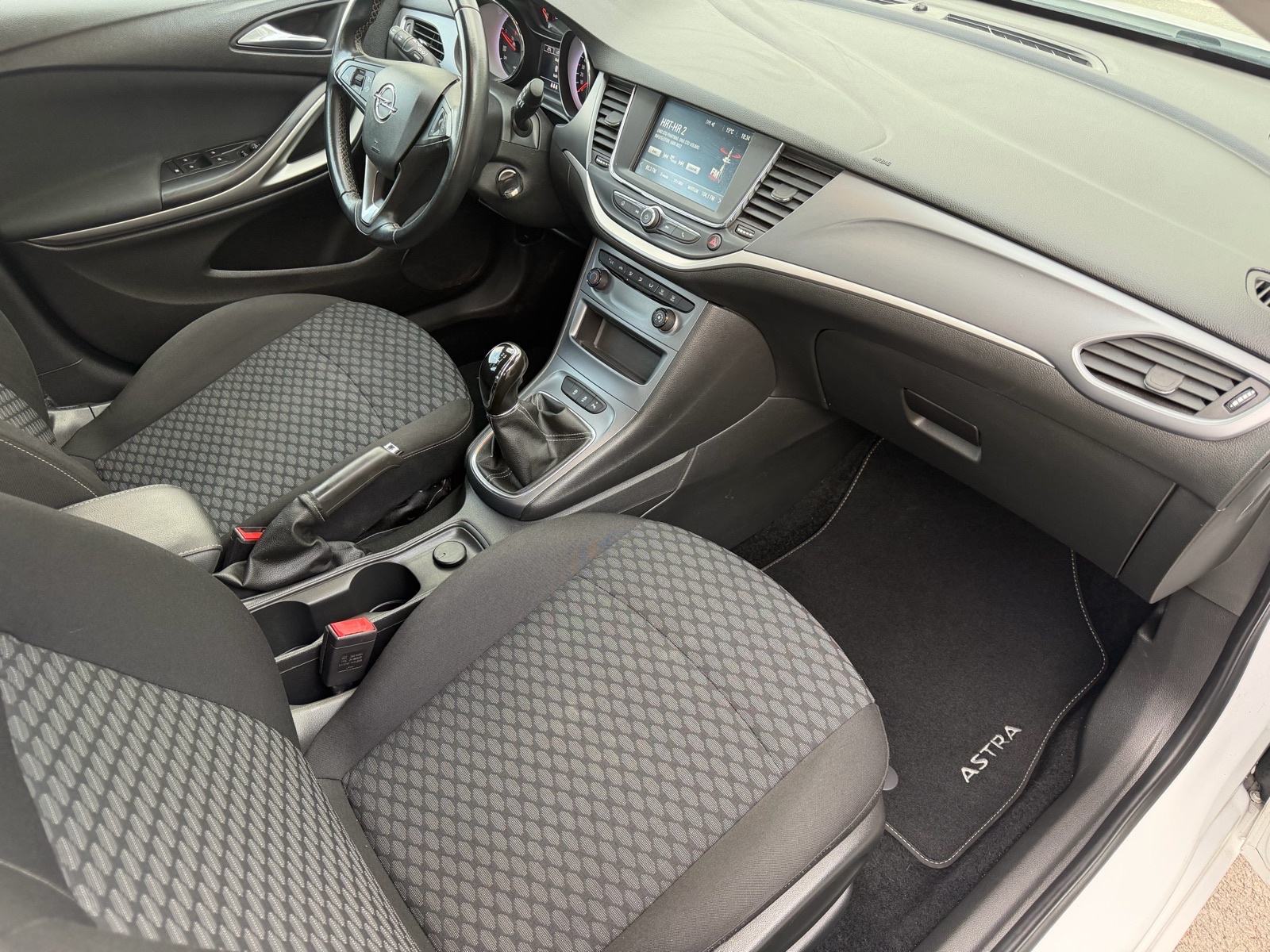 Opel Astra 1,5 D, fotografija 12